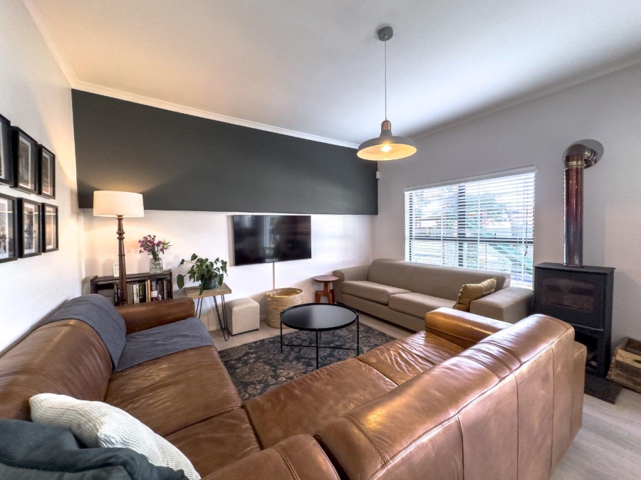 3 Bedroom Property for Sale in Oude Westhof Western Cape
